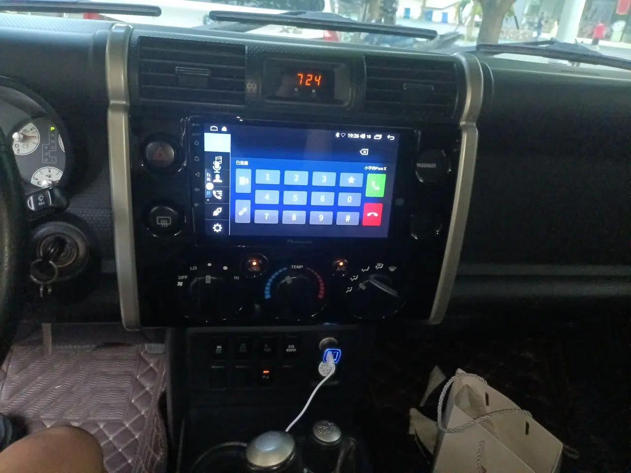 Toyota FJ Cruiser 2010 4.0L — миниатюра 13