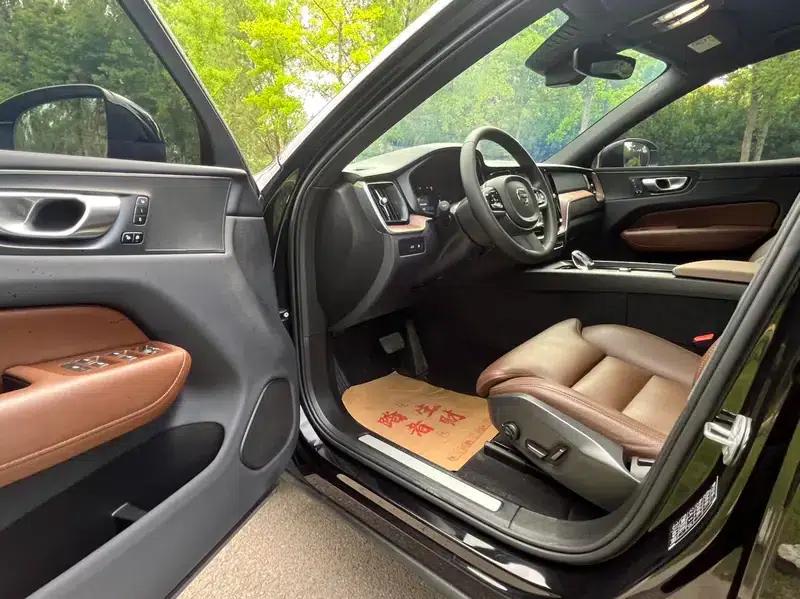 2024 Volvo XC60 PHEV T8 AWD Long Range Smart Luxury Edition — миниатюра 12