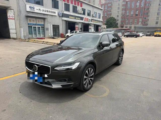 2021 Volvo V90 Cross Country B5 AWD Smart Edition