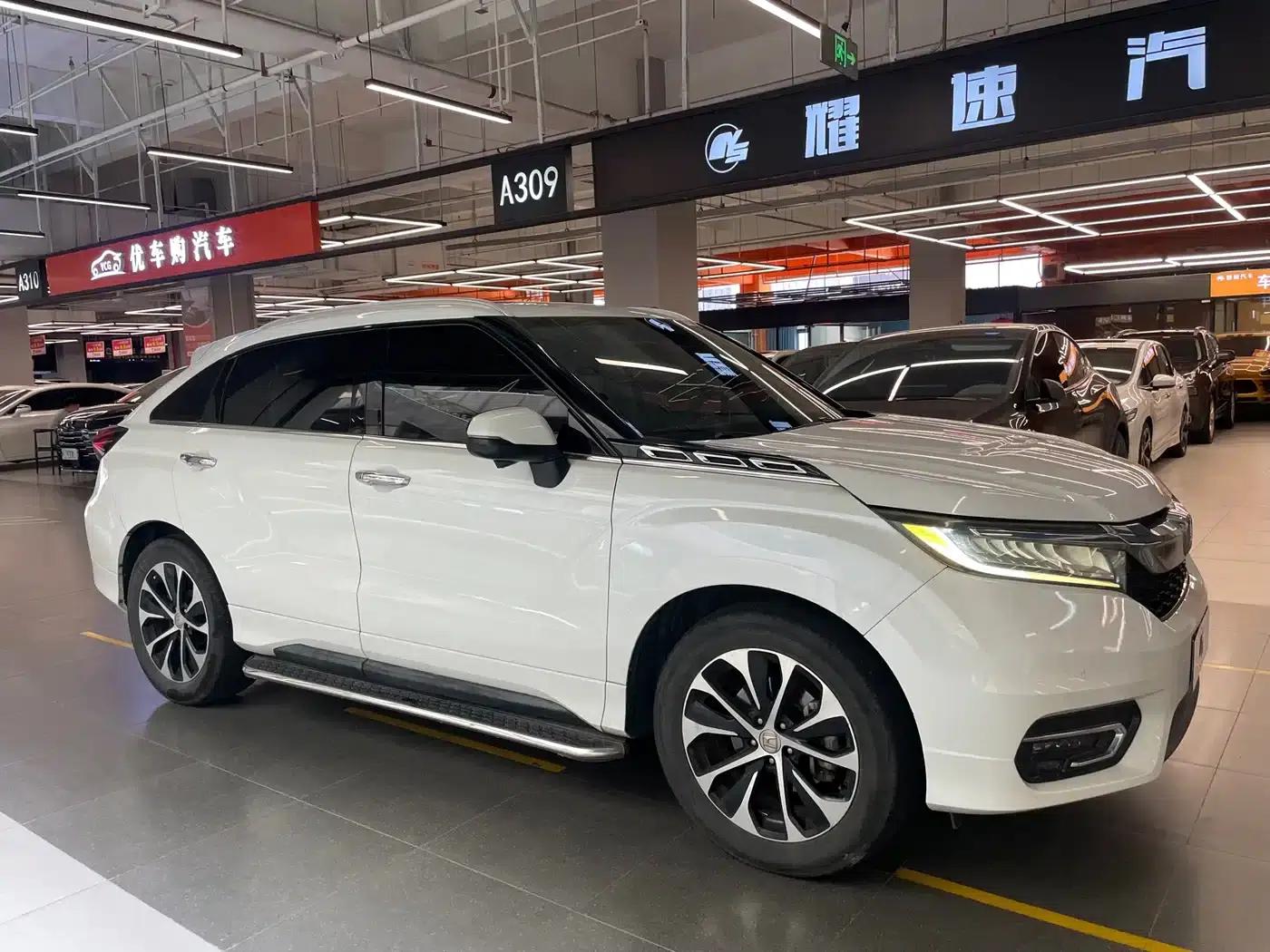 2017 Honda Avancier 240TURBO 2WD Premium Edition — миниатюра 3