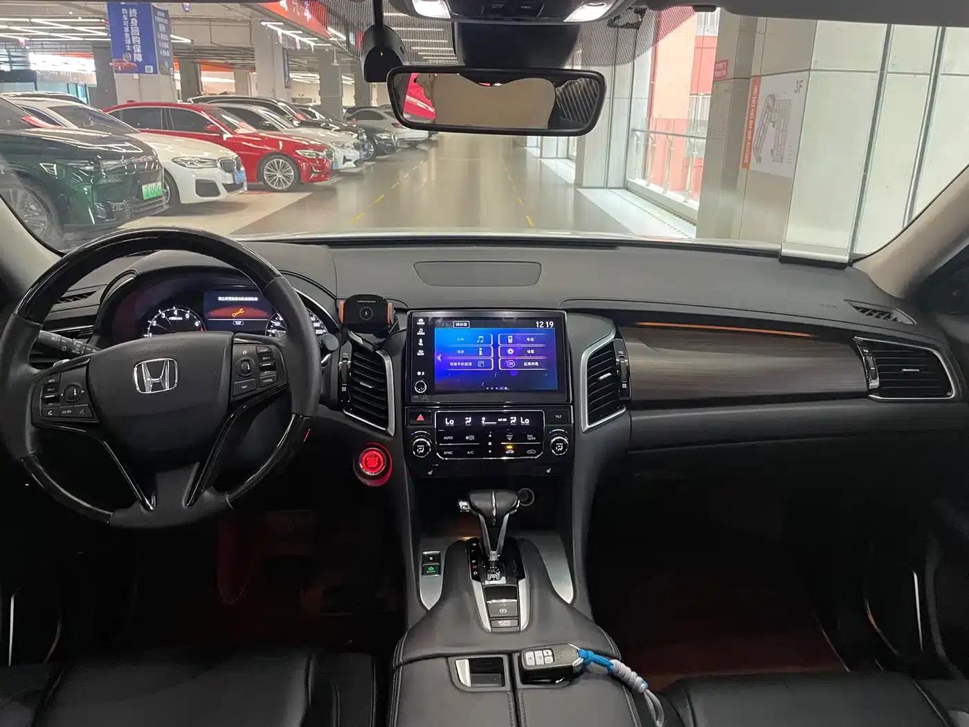 2017 Honda Avancier 240TURBO 2WD Premium Edition — миниатюра 8