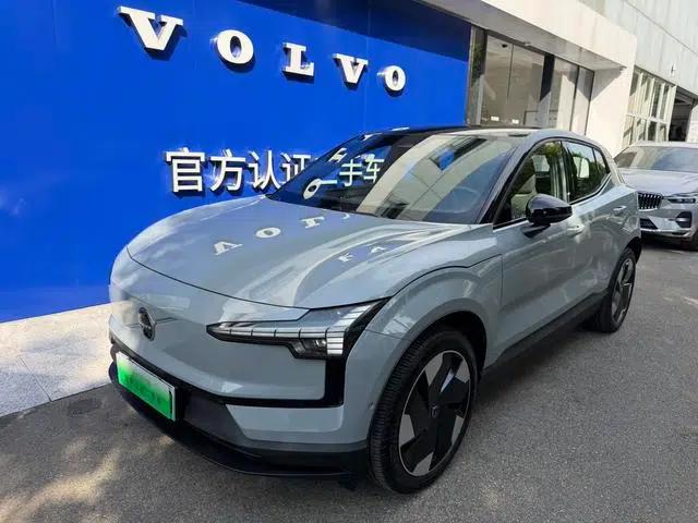 Volvo EX30 2025 Rear-Wheel Drive Long Range Ultra
