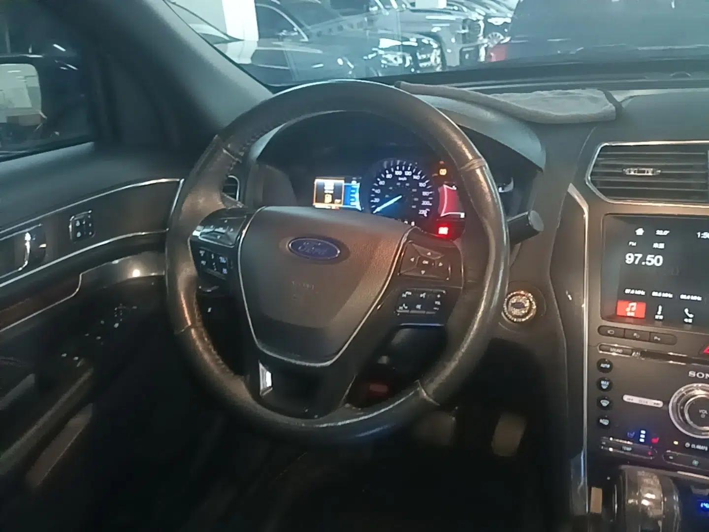 Ford Explorer 2018 2.3T Elite Edition — миниатюра 13
