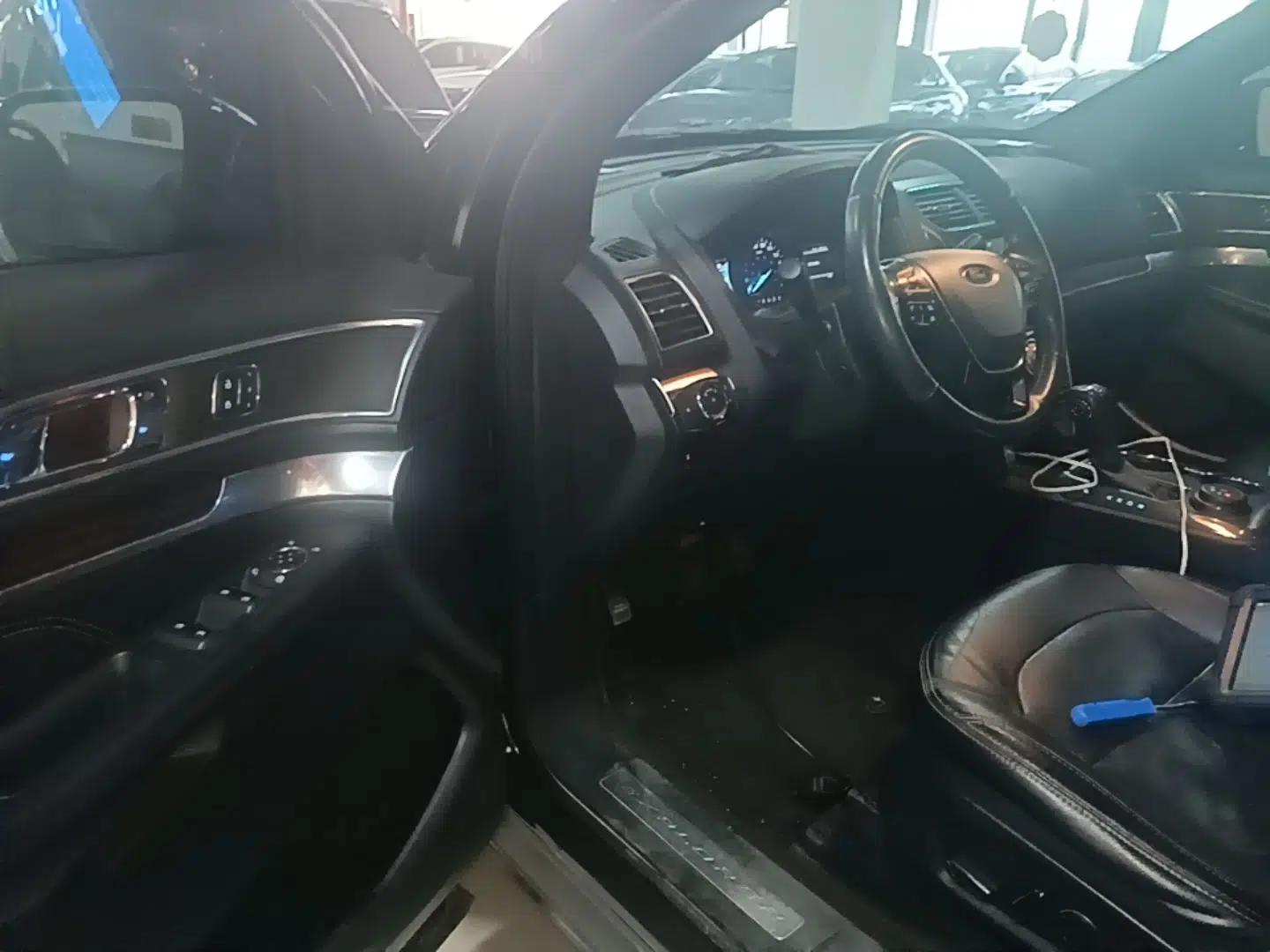 Ford Explorer 2018 2.3T Elite Edition — миниатюра 18
