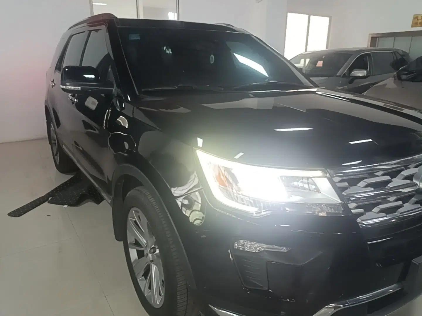 Ford Explorer 2018 2.3T Elite Edition — миниатюра 3