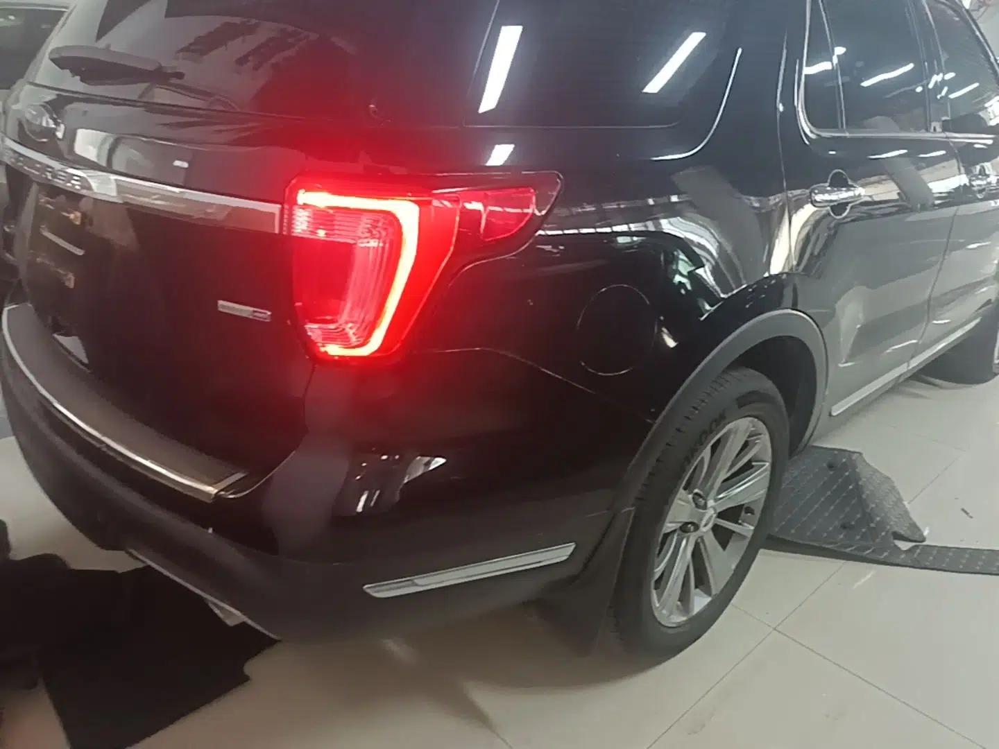 Ford Explorer 2018 2.3T Elite Edition — миниатюра 9