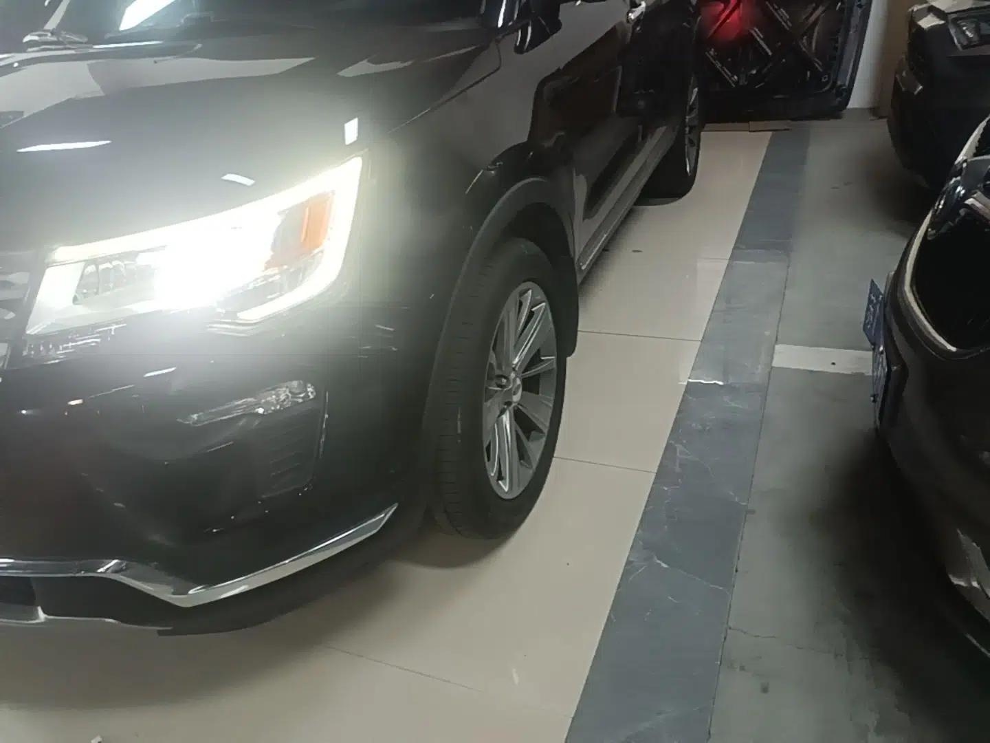 Ford Explorer 2018 2.3T Elite Edition — миниатюра 10