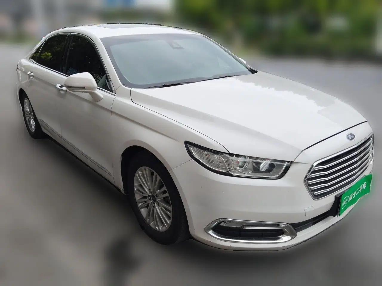 Ford Taurus 2017 EcoBoost 245 Fashion Edition — миниатюра 3