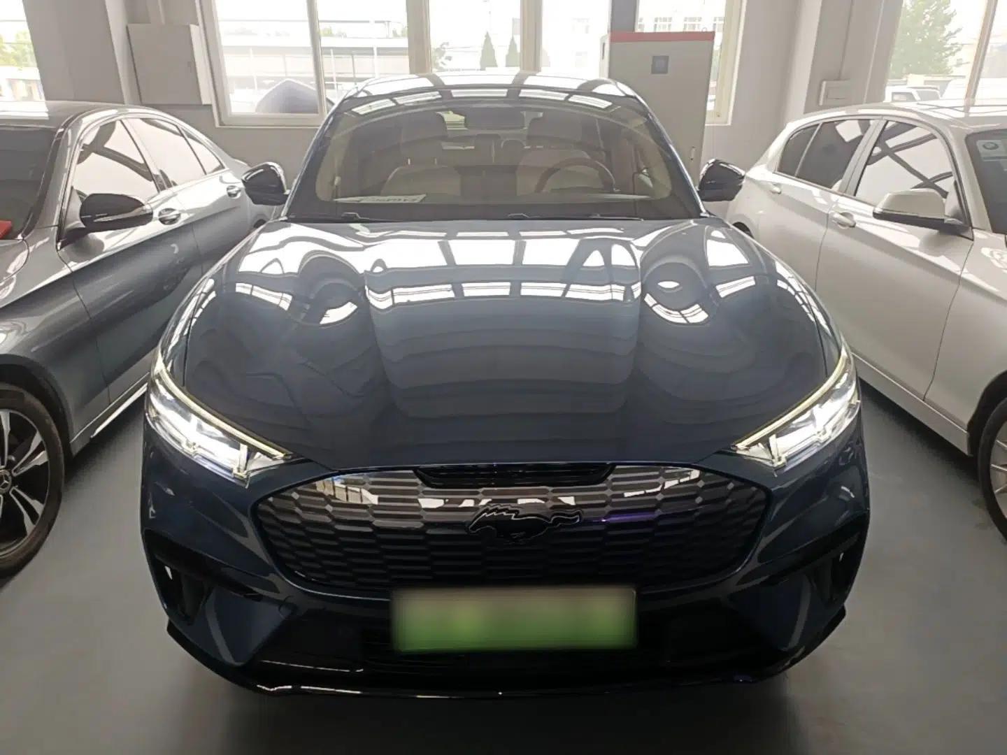 Ford Mustang Mach-E 2021 AION Y Plus Rear-Drive Luxury Edition (Long Range) — миниатюра 2