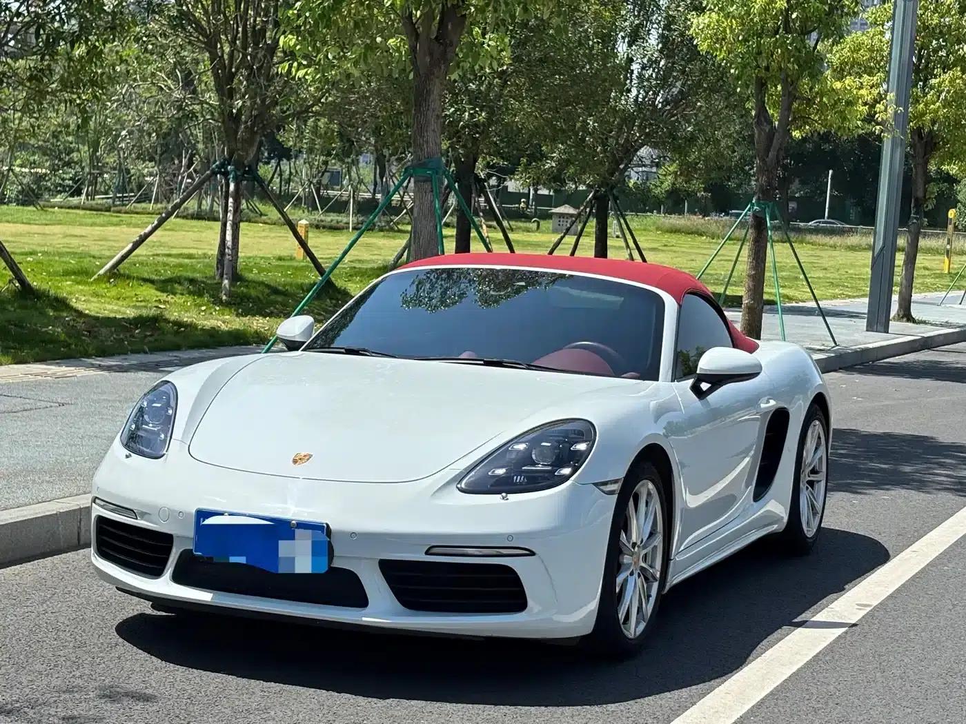 2020 Porsche 718 Boxster 2.0T — миниатюра 1