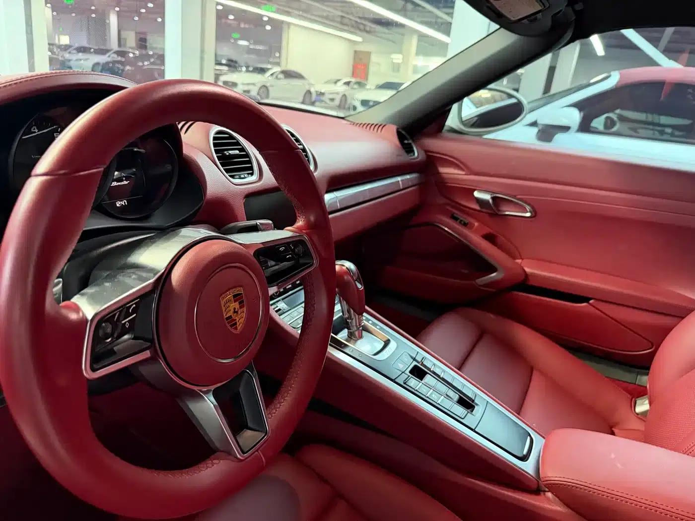 2016 Porsche 718 Boxster 2.0T — миниатюра 5