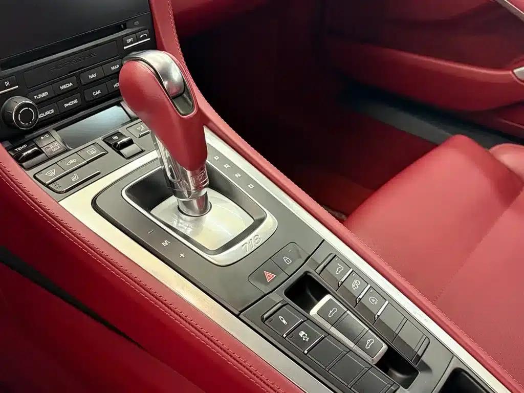 2022 Porsche 718 Boxster 2.0T — миниатюра 10