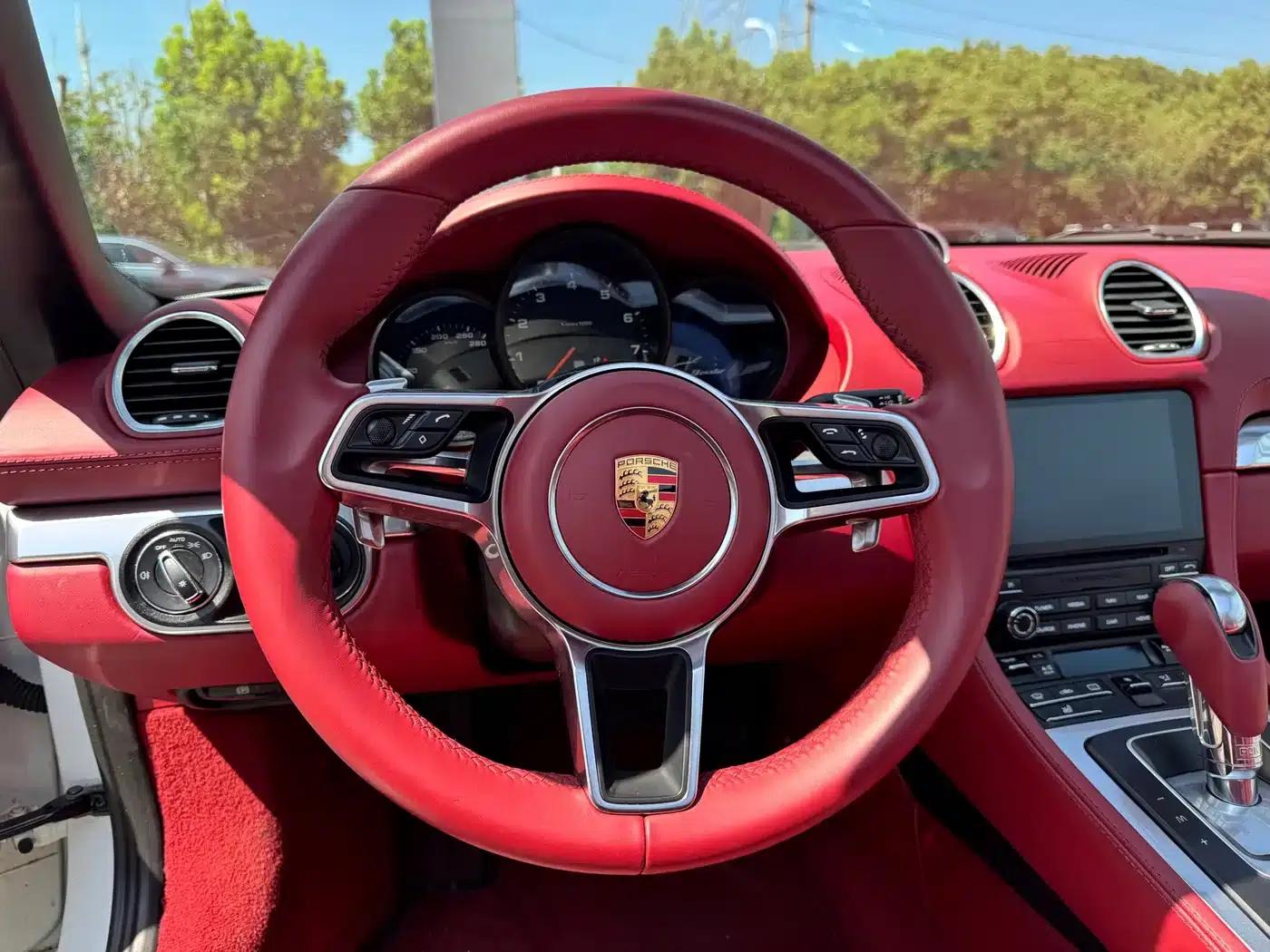 2020 Porsche 718 Boxster 2.0T — миниатюра 8