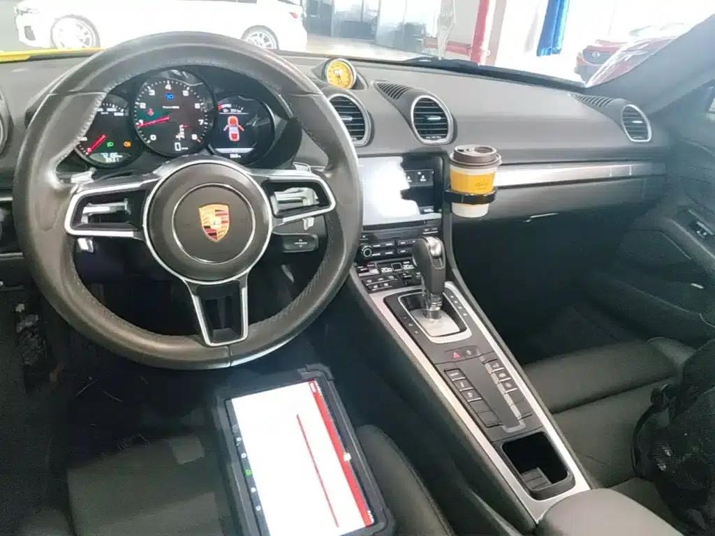 Porsche 718 Cayman 2018 2.0T — миниатюра 10