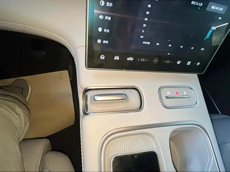 NIO EC6 2024 model 75kWh — миниатюра 10