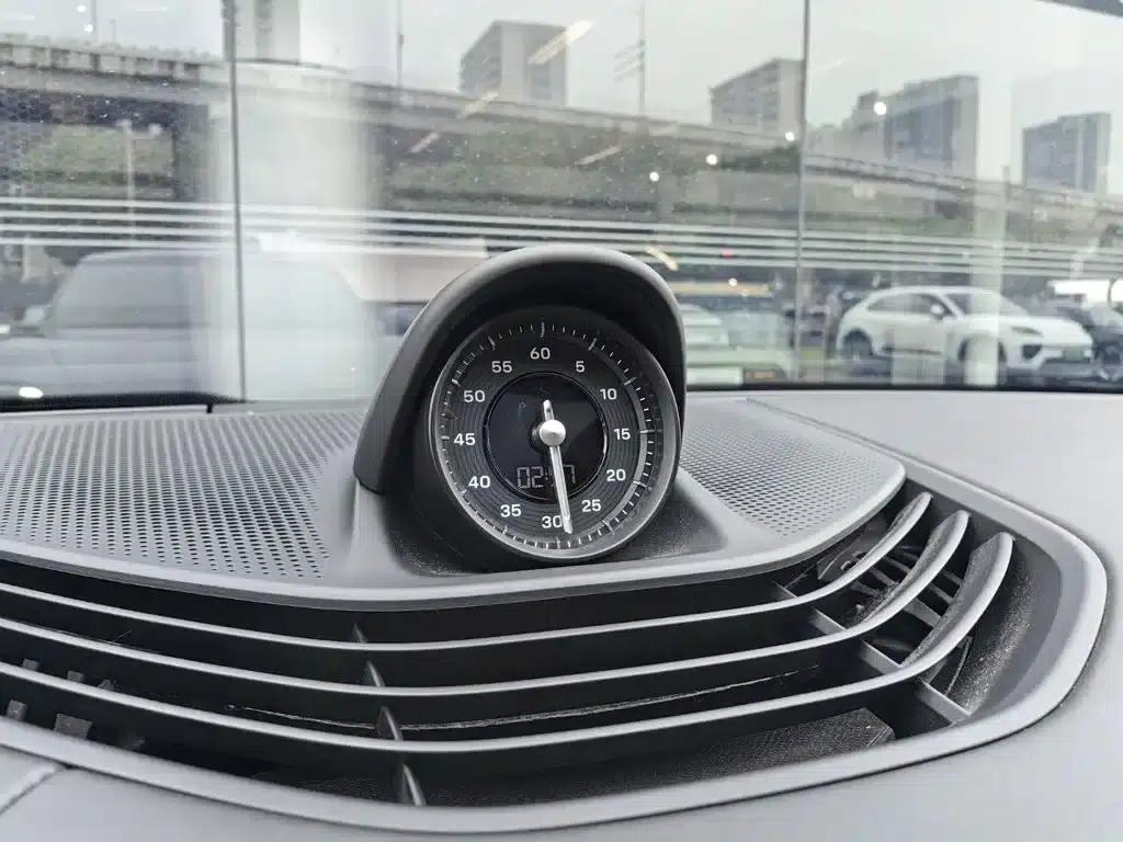 2020 Taycan — миниатюра 24