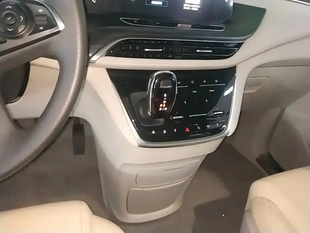 Buick GL8 2023 ES Luxury Comfort Edition — миниатюра 14