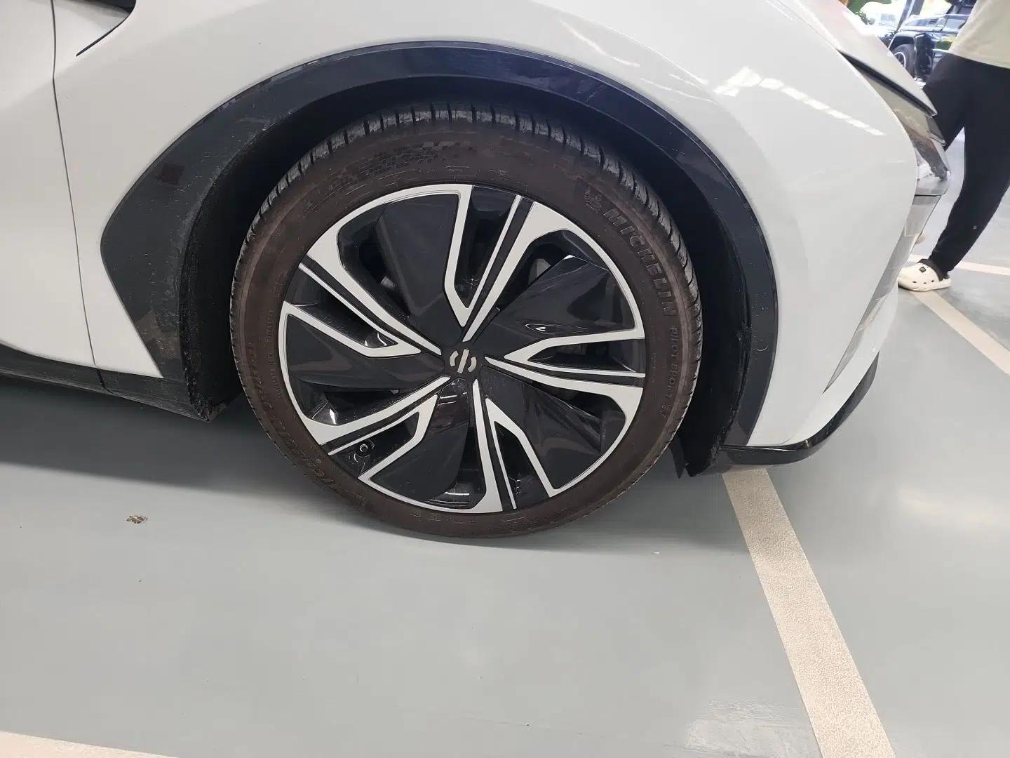 HiPhi X 2022 Zhiyuan 6-Seat Long-Range Version — миниатюра 8