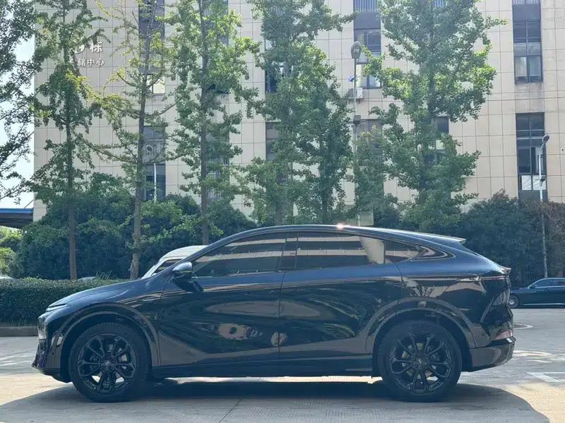 XPeng G6 2025 Pure Electric 625 Long Range Max Technology Edition — миниатюра 4