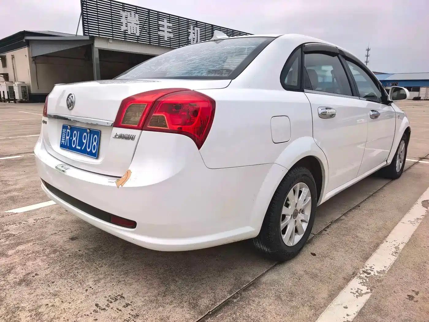 Buick Excelle 2013 1.5L Manual Classic — миниатюра 4