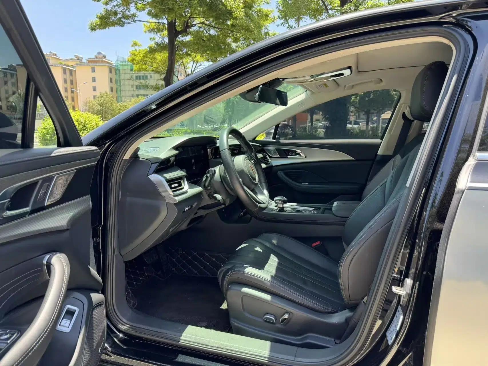 Hongqi H5 2023 2.0T Automatic Smart Connect Flagship Edition — миниатюра 13
