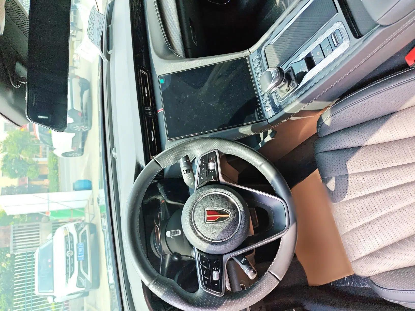 Hongqi H5 2023 2.0T Automatic Smart Connect Flagship Edition — миниатюра 8
