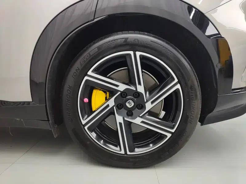 Xiaomi YU7 2025 Rear-Wheel Drive Long-Range Edition — миниатюра 9
