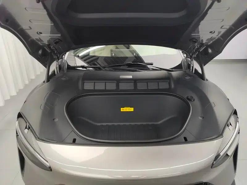 Xiaomi YU7 2025 Rear-Wheel Drive Long-Range Edition — миниатюра 10