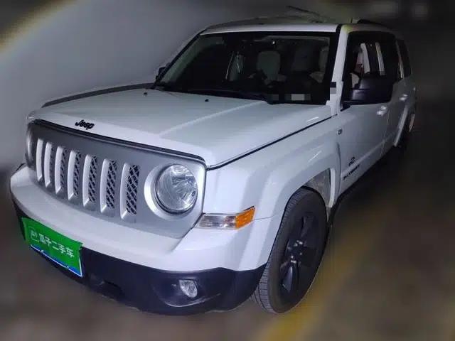 Jeep Patriot 2014 2.4L Serpentine Collection Edition