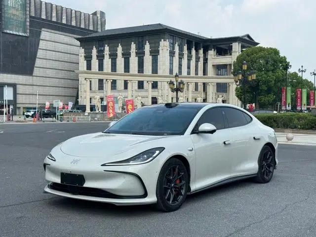 Zhiji L6 2024 Max Standard Edition 75kWh