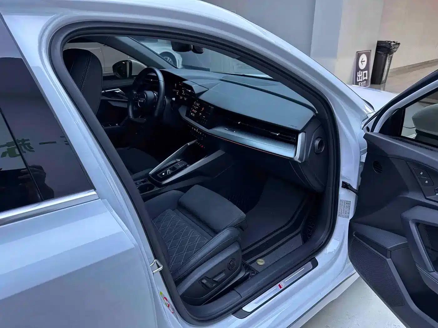 Audi A3 2022 Sportback 35 TFSI Luxury Sport — миниатюра 11