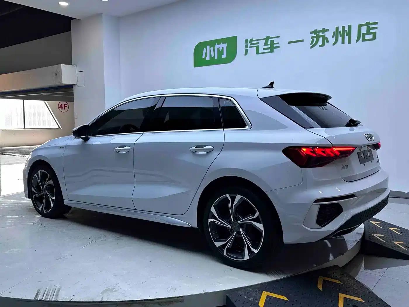 Audi A3 2022 Sportback 35 TFSI Luxury Sport — миниатюра 3