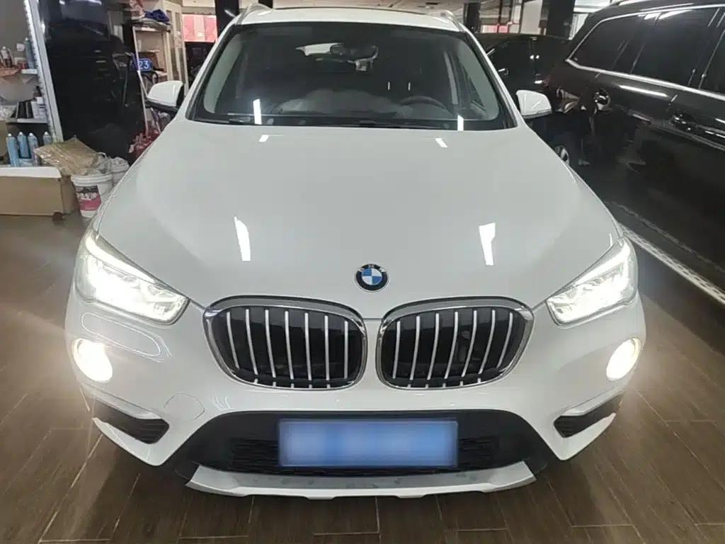 BMW X1 2016 sDrive18Li Luxury — миниатюра 3