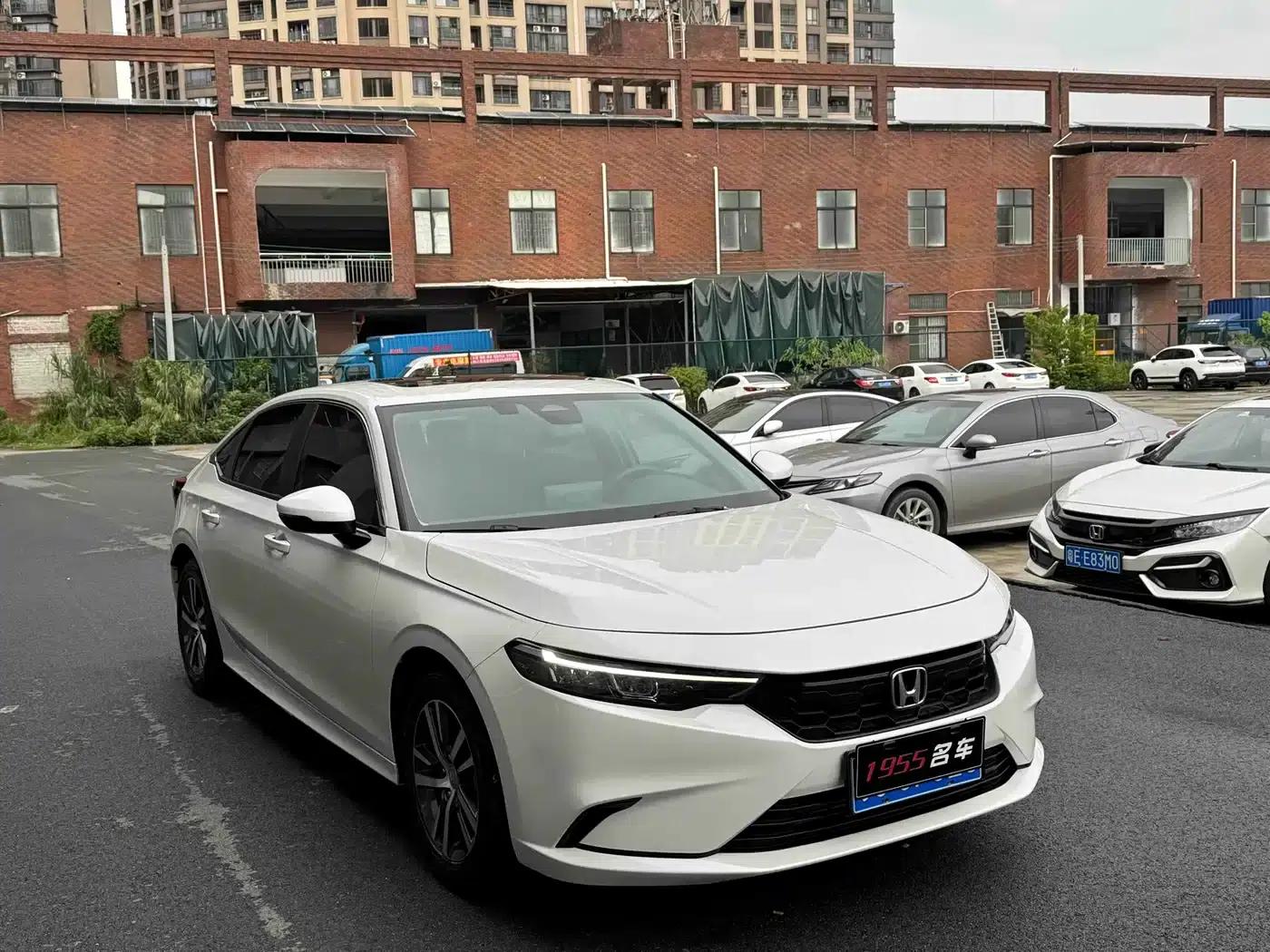 Stylish 2023 240TURBO CVT Tech Edition — миниатюра 3