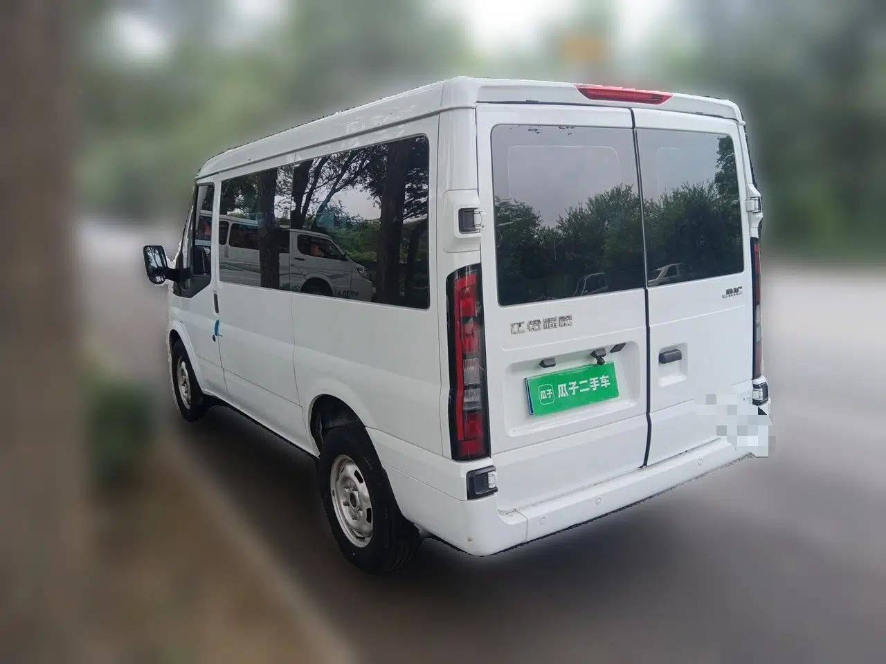 JMC Fushun 2023 2.0T Automatic Short-Wheelbase Low-Roof Commercial & Multi-Purpose Passenger Vehicle 6-Seater with Dual-Opening Tailgate — миниатюра 4