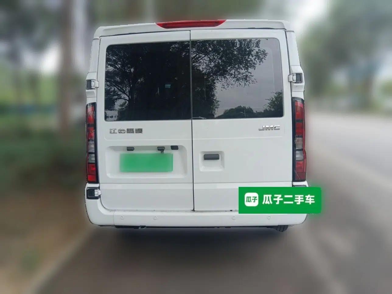 JMC Fushun 2023 2.0T Automatic Short-Wheelbase Low-Roof Commercial & Multi-Purpose Passenger Vehicle 6-Seater with Dual-Opening Tailgate — миниатюра 5