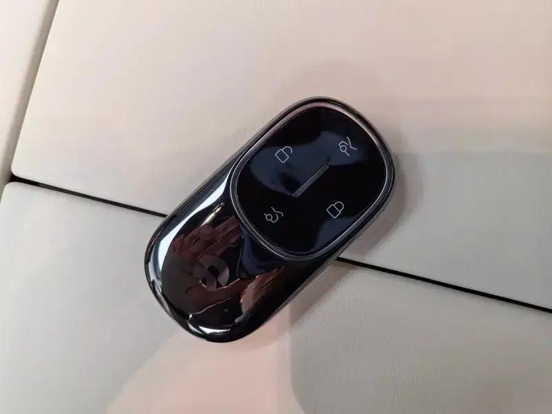 NIO ES9 2026 Horizon Special Edition with 6-seat island — миниатюра 11