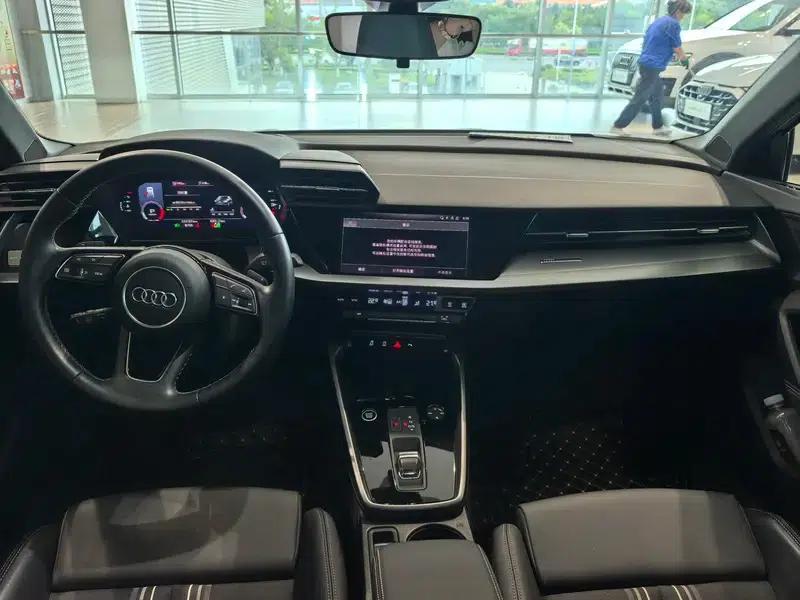 Audi A3 2023 Sportback 35 TFSI Fashion Sport — миниатюра 11