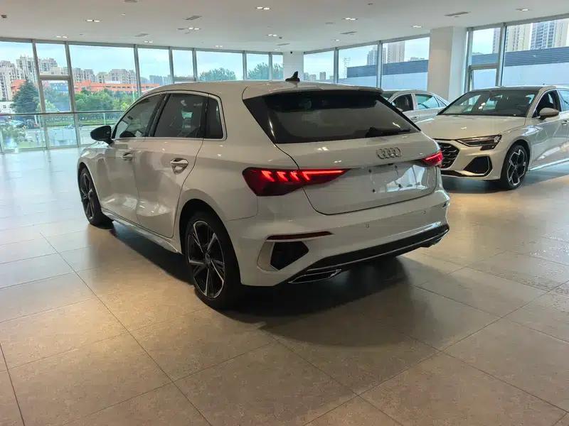 Audi A3 2023 Sportback 35 TFSI Fashion Sport — миниатюра 4