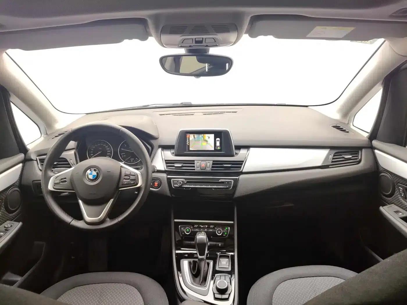 2016 BMW 2 Series Gran Tourer 218i Leading Edition — миниатюра 13