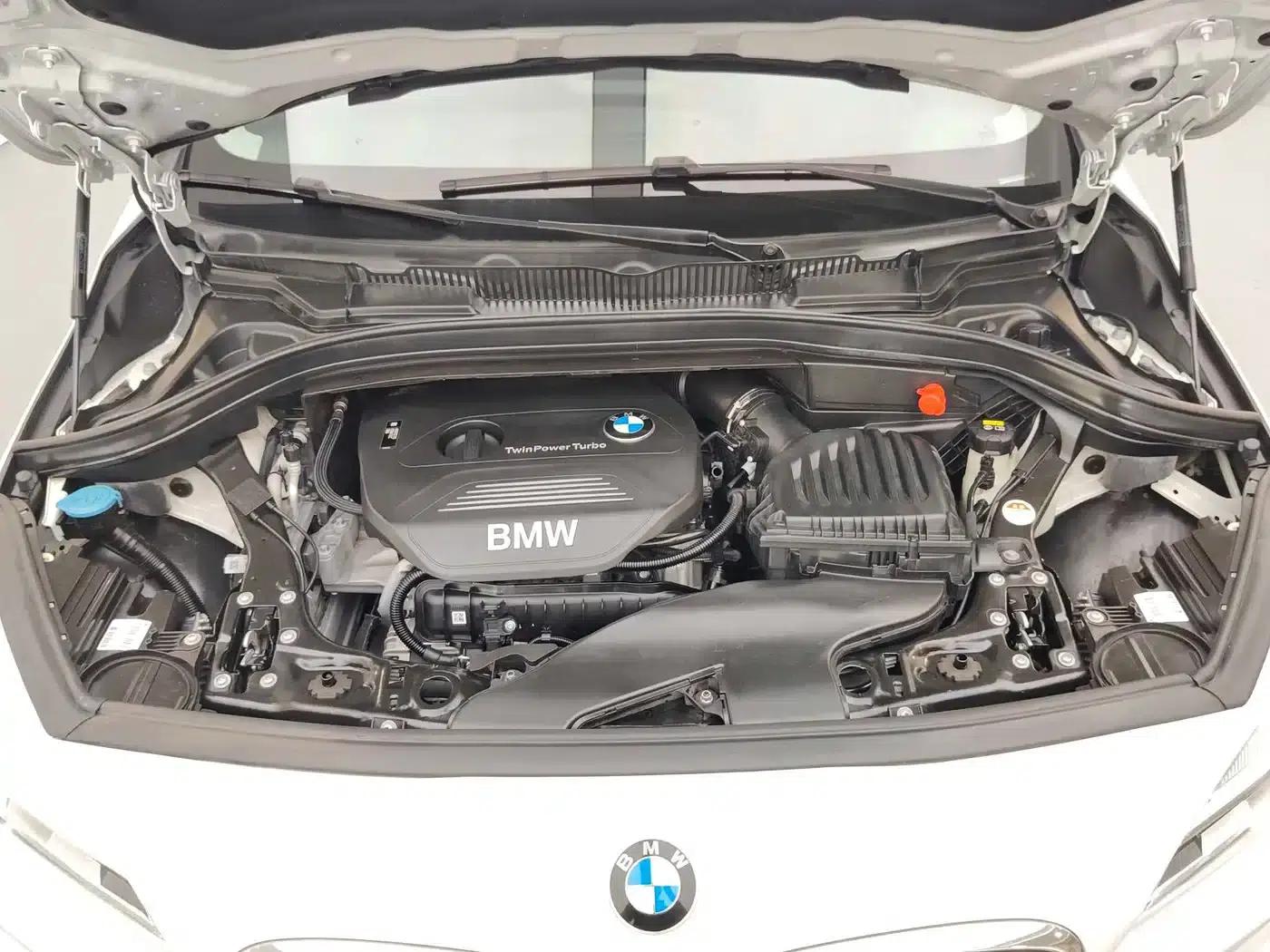 2016 BMW 2 Series Gran Tourer 218i Leading Edition — миниатюра 18
