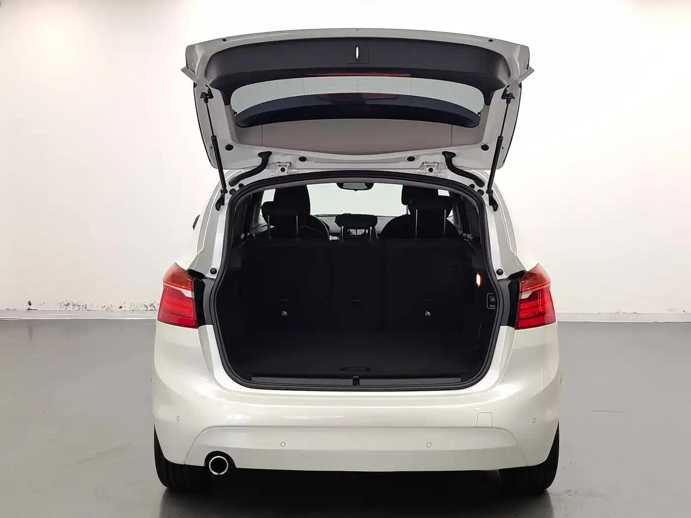 2016 BMW 2 Series Gran Tourer 218i Leading Edition — миниатюра 7