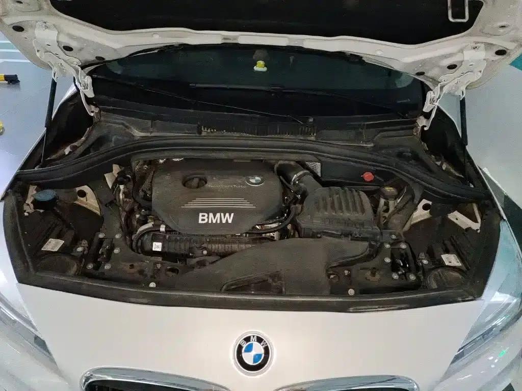 2016 BMW 2 Series Gran Tourer 220i Leading Edition — миниатюра 11