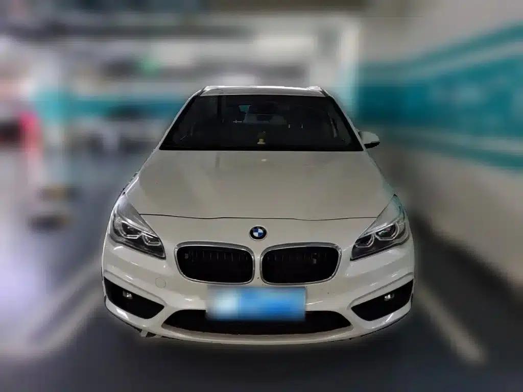 2016 BMW 2 Series Gran Tourer 220i Leading Edition — миниатюра 24