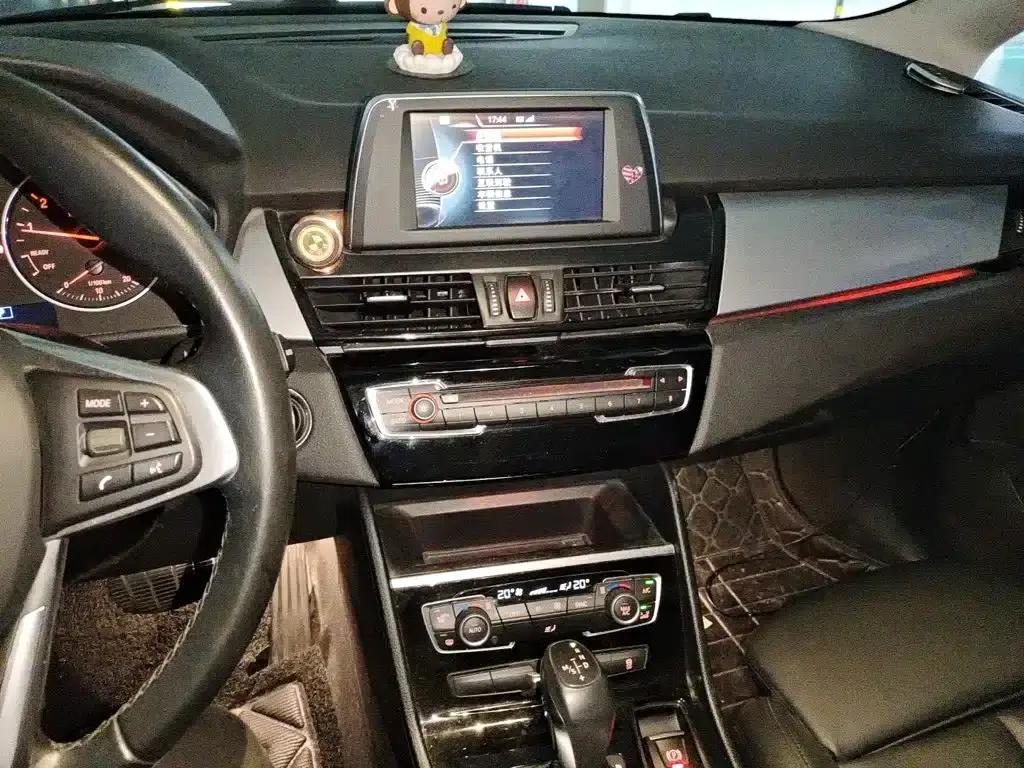 2016 BMW 2 Series Gran Tourer 220i Leading Edition — миниатюра 6