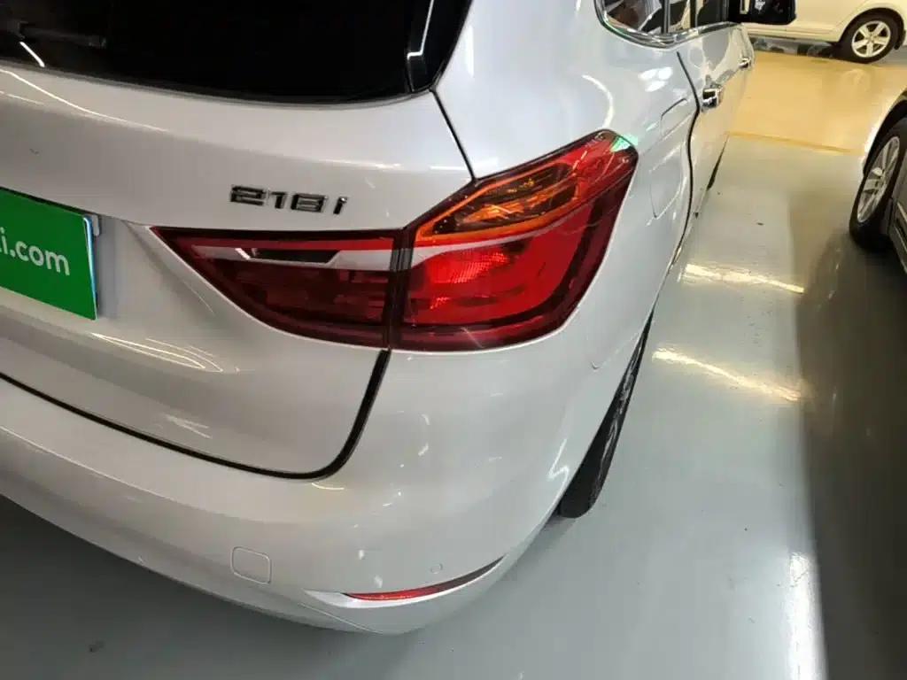 2015 BMW 2 Series Gran Tourer 218i Leading Edition (Imported) — миниатюра 8