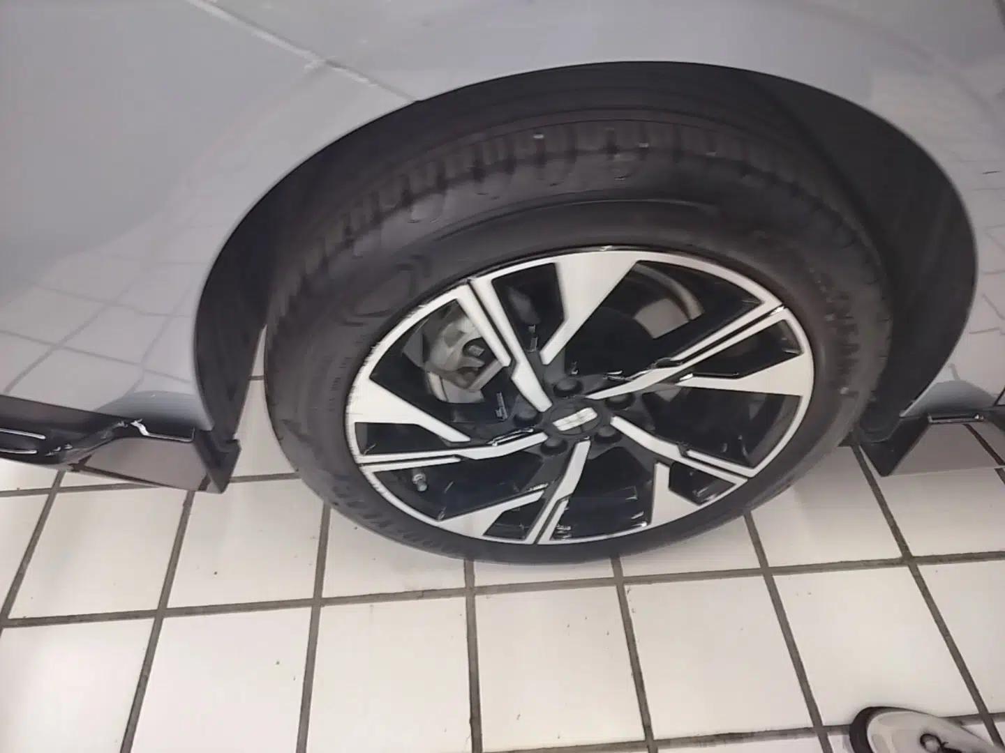Geely Galaxy L6 2024 125km Creative Edition — миниатюра 11