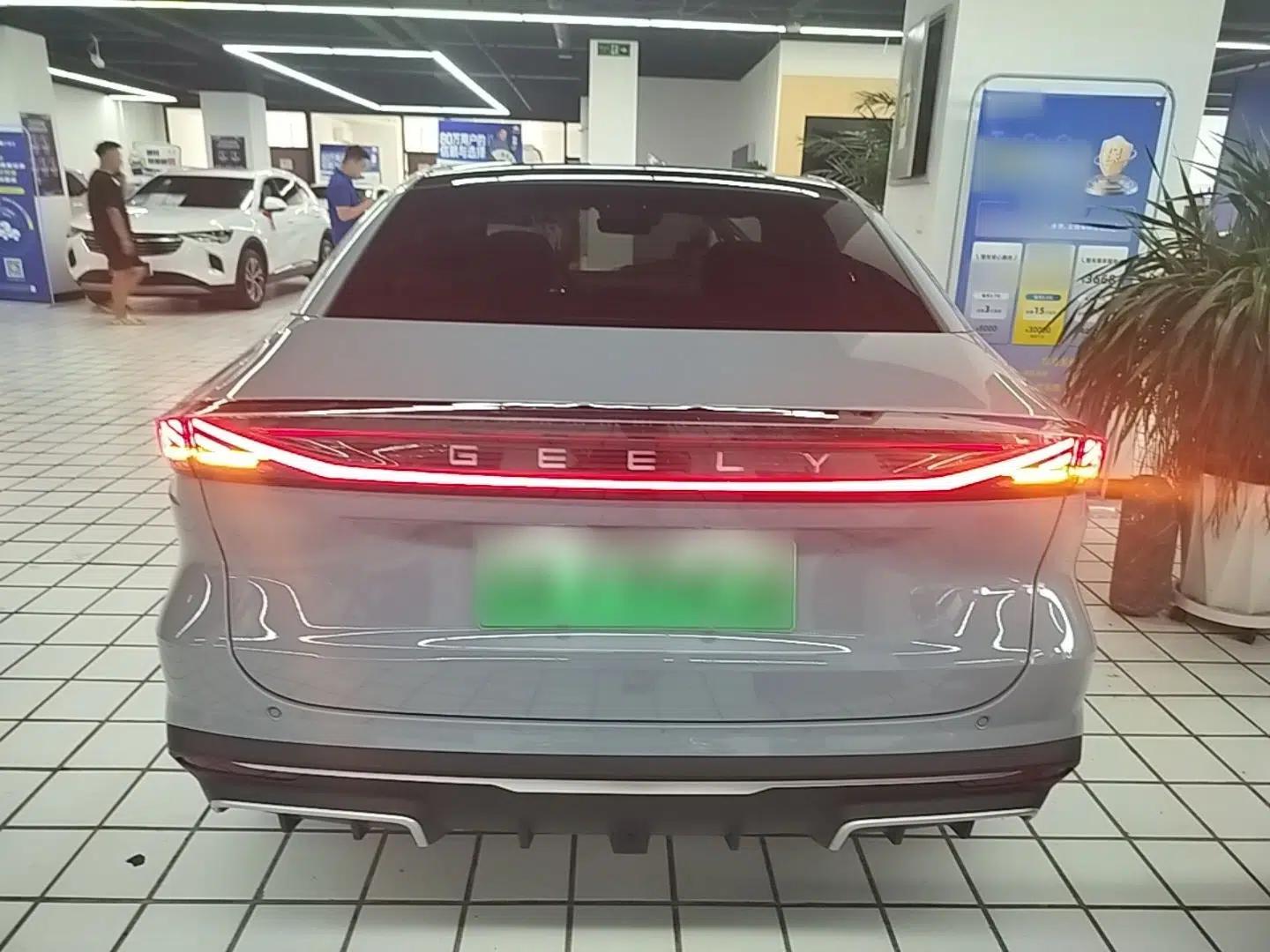 Geely Galaxy L6 2024 125km Creative Edition — миниатюра 5