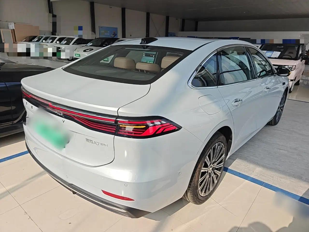 Geely Galaxy A7 2025 Model EM-i 150km Starship Edition — миниатюра 6