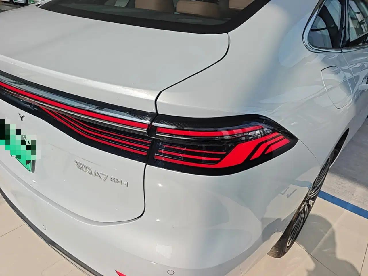 Geely Galaxy A7 2025 Model EM-i 150km Starship Edition — миниатюра 9